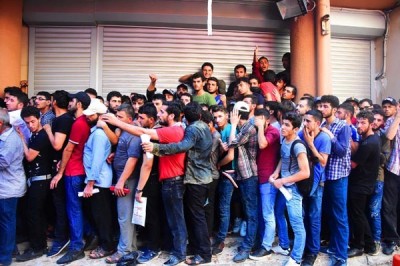 İzmir' de İzdiham!