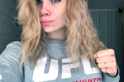 Rus Dövüş Sporları Şampiyonu Telefonuyla Banyoya Girdiği İçin Hayatını Kaybetti