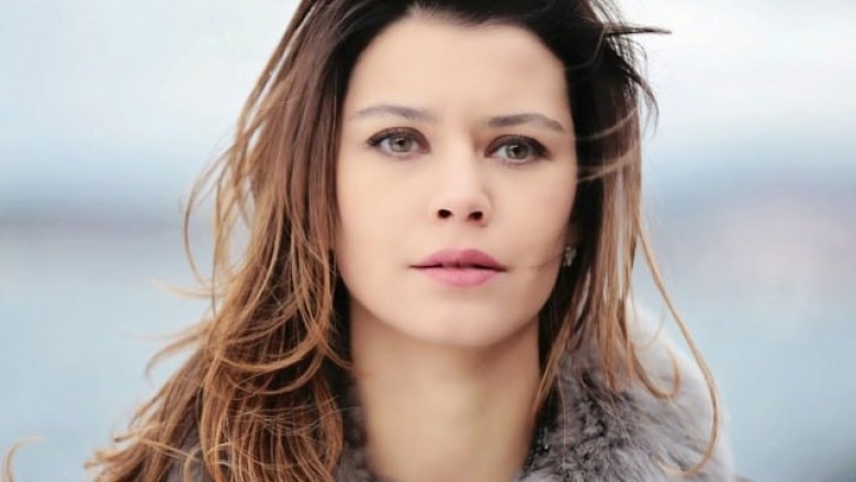 Beren Saat'in Kırmızı Bikinili Fotoğrafı Takipçilerinden Tam Not Aldı 
