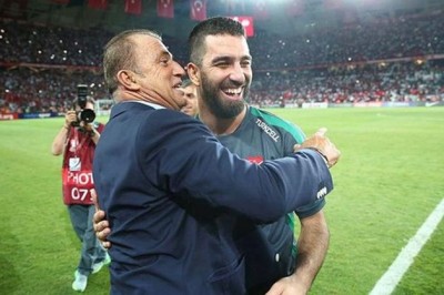 Arda Turan İle Fatih Terim Arasındaki Buzlar Eridi Galatasaray Yolu Gözükebilir Mi ?