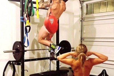 Güzel Sporcu Önce Eşiyle Soyundu, Sonra Banyoda Anlarını Paylaştı