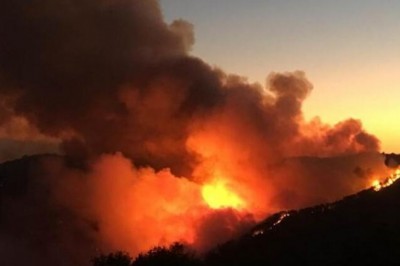 İzmir, sarı bir sabaha uyandı