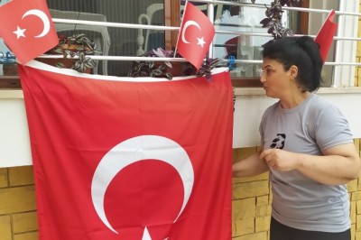 Annesi ve ikiz kardeşi Busenaz’ın olimpiyat şampiyonluğuna giden yolda verdiği mücadeleyi anlattı