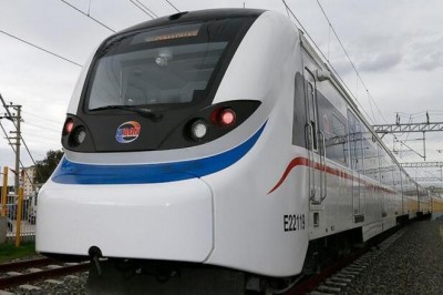 İzmir’de yük treni raydan çıktı, İZBAN seferleri aksadı