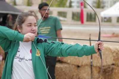 Türkiye’nin dört bir yanından okçular Meram’da ter döktü
