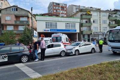 Zonguldak'ta zincirleme trafik kazası: 2 yaralı