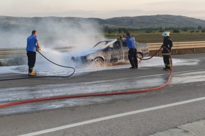 Tamirden çıkan otomobil alev alev yandı