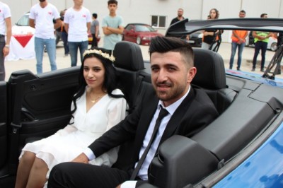 Modifiye araç fuarında evlendiler