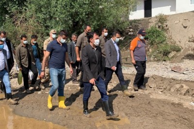 Vali Türker Öksüz, sel bölgesinde