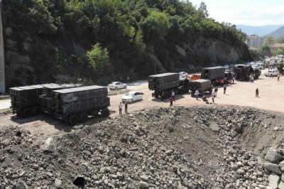 Ayancık’ta selin yıktığı köprünün yerine askeri köprü