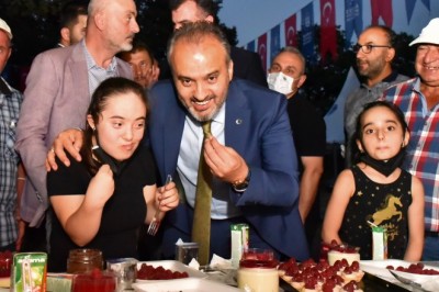 Ahududu hasadı bereketli başladı