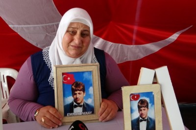 Evlat nöbetindeki anneden yürek yakan çağrı: “Oğlum geri dön, kaç gel”