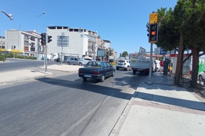 Genç kızın başörtüsünü zorla çıkarıp hakaret eden çifte dava