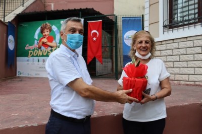 Atıklarını getiren ödülünü aldı