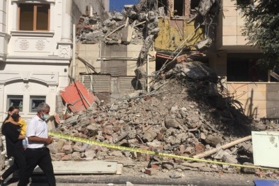 Diyarbakır’da 50 yıllık karakol binası yıkıldı