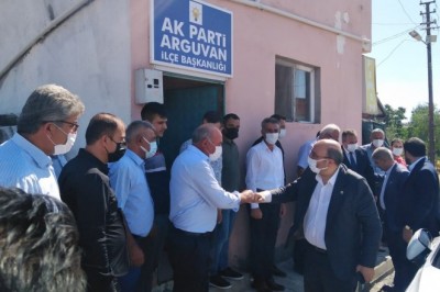 AK Partili Açıkkapı: “Gidilmeyen kapı, sıkılmayan el bırakmayacağız”