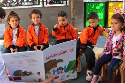 AKD KİDS çocuklara kitap sevgisini aşılıyor