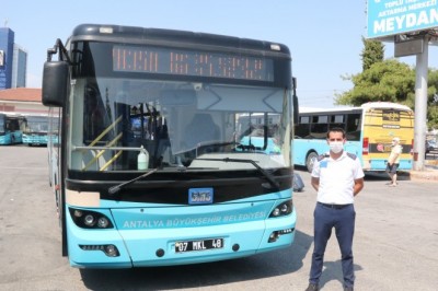 Antalya’da maske takmayan kadının hakaret ve tehditler yağdırdığı otobüs şoförü konuştu