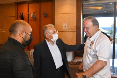 Hollandalı Teknik Direktör Advocaat: 