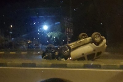 Alkollü sürücü takla attı