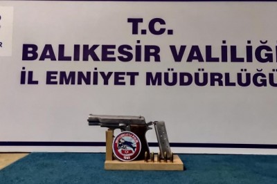 Balıkesir'de 8 aranan şahıs yakalandı