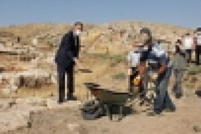 Perre’nin endüstriyel şarap işlikleri ve merdivenli alanda kazılar başladı