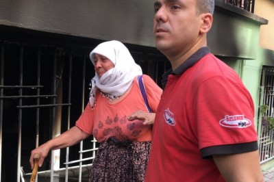 Torunu evi yaktı, yaşlı kadın gözyaşlarına boğuldu