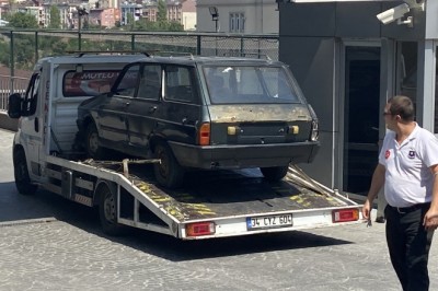 Gaziosmanpaşa’da yaşlı kadın çekicinin altında kaldı