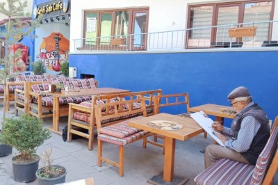 Müdürü ‘Aferin’ dedi ressam oldu