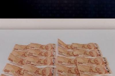 Sahte 50 TL'lik banknotlarla yakalandılar