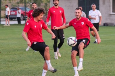 Samsunspor'da 22 futbolcu geldi, 21 oyuncu gitti