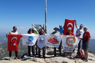 30 Ağustos’u zirvede kutladılar