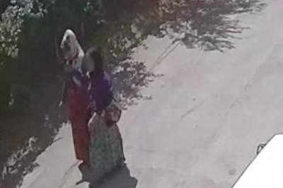 Misafirliğe gelen öğretmenin çantası çalındı