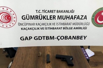 Sınır kapasında silah ve sigara yakalandı