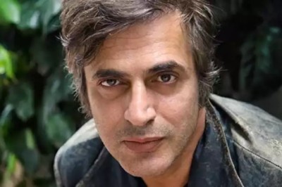 Teoman'ın konserde kondom şişirmesi medyayı salladı.