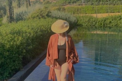 7.5 Aylık Hamile Olan Demet Evgar'ın Mayolu Pozları