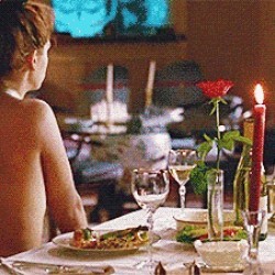 Bir yemek fena olmazdı.