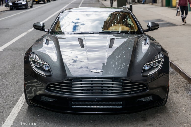 ASTON MARTİN