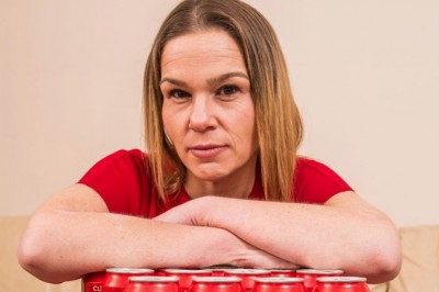 Kola Bağımlısı Obez Kadının Diyet Sonrasındaki Hali Görenleri Şaşırttı