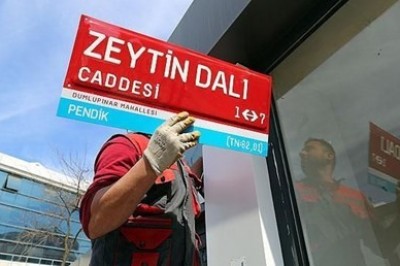 Tabelalar Asıldı: ZEYTİN DALI CADDESİ!