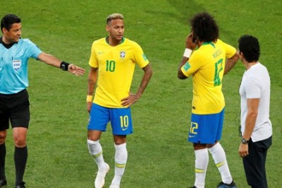 Brezilyalı Yıldız Sahada Değil Yatakta Sakatlanmış