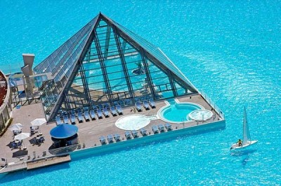 Girmeye Bile Kıyamayacağınız 10 Müthiş Ötesi Havuz