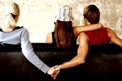 #ErkeklerNedenAldatır Twitter'da Türkiye Gündeminde 