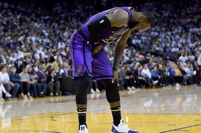 LeBron'un Sakatlanmasına Rağmen Lakers Maçı Bırakmadı!