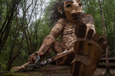 Belçika Ormanlarında Bulunan Bu Trol Heykeller Çok İlgi Görüyor