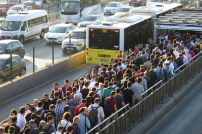 SON DAKİKA: İstanbulda Metrobüs Kazası!