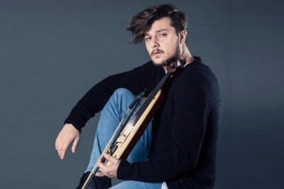 Ekin Uzunlar Kimdir?