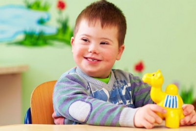 9 yaşındaki otizm hastası çocuk 7 aylık kardeşini pencereden attı