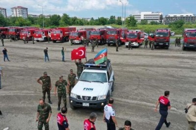 Azerbaycan, yangınlarla mücadele eden Türkiye'ye desteğini sürdürüyor