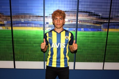 Fenerbahçe, Çağatay Kurukalıp'ı kadrosuna kattı.